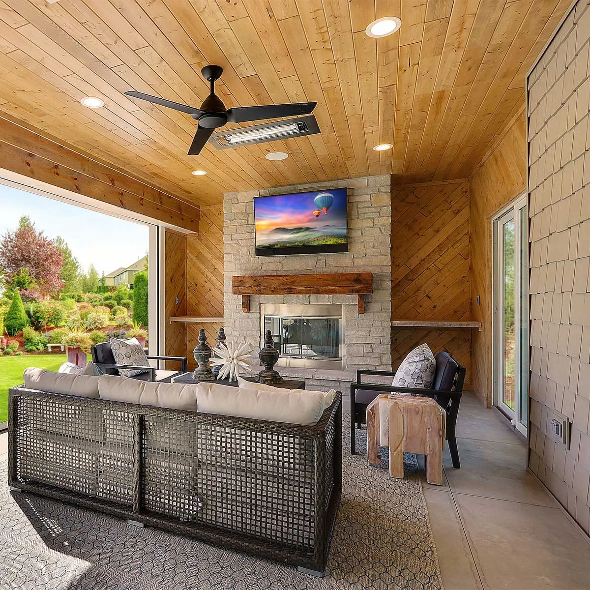 Seura Shade Series 2 4K UHD Outdoor TV