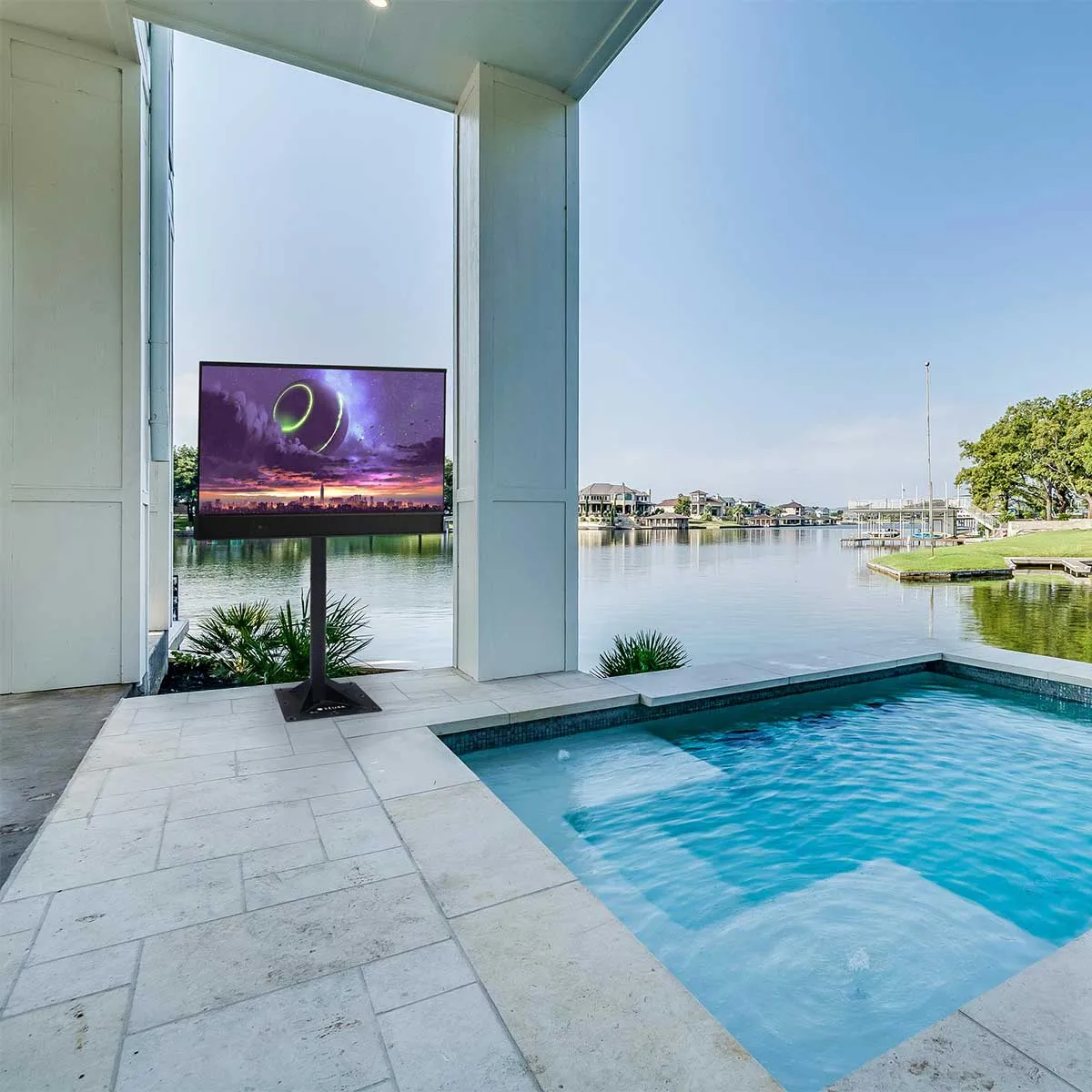 Seura Shade Series 2 4K UHD Outdoor TV